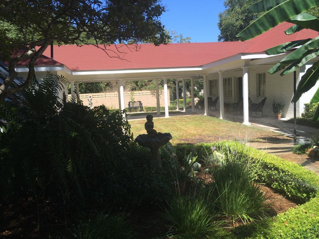 Belle Oaks Inn Gonzales Exterior photo